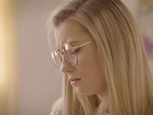 Stiefschwester-Süße Und BFF Tricksen Ihren Gemeinen Stiefbruder. Stiefschwester-Schnittchen Und Ihre BFF Tricksen Ihre Gemeinen Stiefbruder Dazu, Sex Mit Ihr Zu Haben, Um Bei Ihm Zurückzukommen, Für Die Ganzen Zeiten, In Denen Er Schwanz War