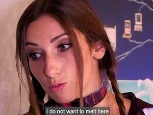 Fransk Collegeflickas Röv Borrad Av Vaktmästare Och Rektor