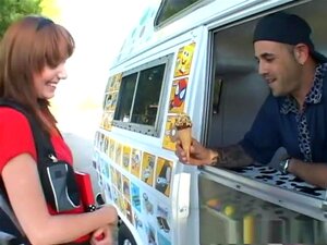 Fantastiska Porrstjärnan Beau Marie I Galna Tatueringar, College-porrfilm, Den Rödhåriga Skolflickan, Beau Marie Har Varit Hemma Hos Den Här Killen Flera Gånger På Väg Hem Från College Men Den Här Gången Filmar Han Henne Och Låter Dig Själv Se Vad En Pric