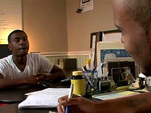 Xenar é Fodida Por Dois Caras Negros Com Tesão