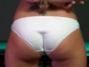 Vastgebonden Sub Diepe Keel Geneukt In Kerker