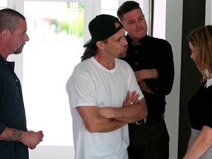 Kinsley Eden Extrem Gangbang Sex. Kinsley Eden Bortskämd Sötnosbrat Blir Hårt Knullad Med 3 Killar Som Packar Med Enorma Kukar, Turas Om Med Hennes Tajta Fitta Och Kommer På Hennes Ansikte