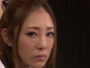 A Estupenda Minori Hatsune Faz Com Que A Avó Dela Seja Examinada. Sexy Entrevistador Com Rosto Bonito é Viciado Em Chupar Pau