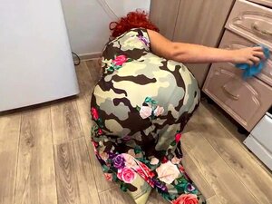 Stepmom Twists Her Large Booty And Hopes For Anal Sex With Her Stepson