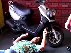 Сисата MILF ужива у тврдом јебању