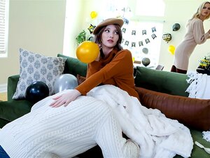 Stepdad Rubs Stepdaughters Clit Under Blanket