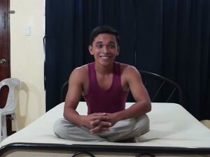 Asian Cute Boy Gay video porno & seks dalam kualitas tinggi di ...
