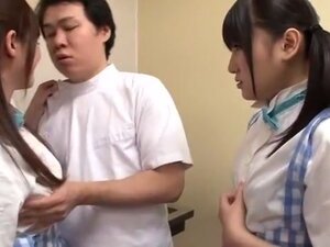 Gadis Jepang hebat Cocomi Naruse, Haruki Sato, Akira Matsushita dalam Stoking/Pansuto Terpanas, Adegan JAV Threesomes