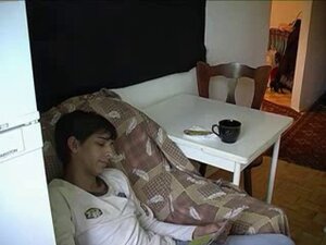 tante tiri Dan Anak Laki-Laki Merayakan 2