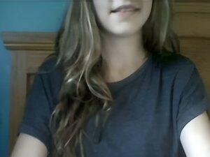 Doživite najbolje u kućnoj uživanciji dok vrela devojka od 18 godina pokazuje svoje neverovatne atribute i ulazi u intiman čet putem kamere. Spremite se za nezaboravan susret!