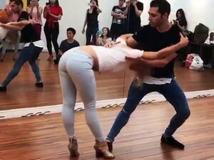 Salsa video porno & seks dalam kualitas tinggi di RumahPorno.com