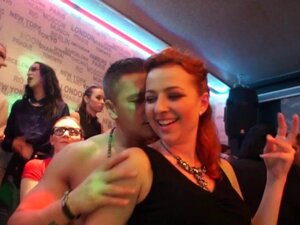 Реалност цфнм слаткица набијена. Реалност цфнМ слаткица набијена доггистиле са стриптизетама курац